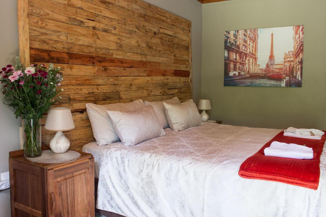 Gemstone Guest House Klerksdorp Bagian luar foto