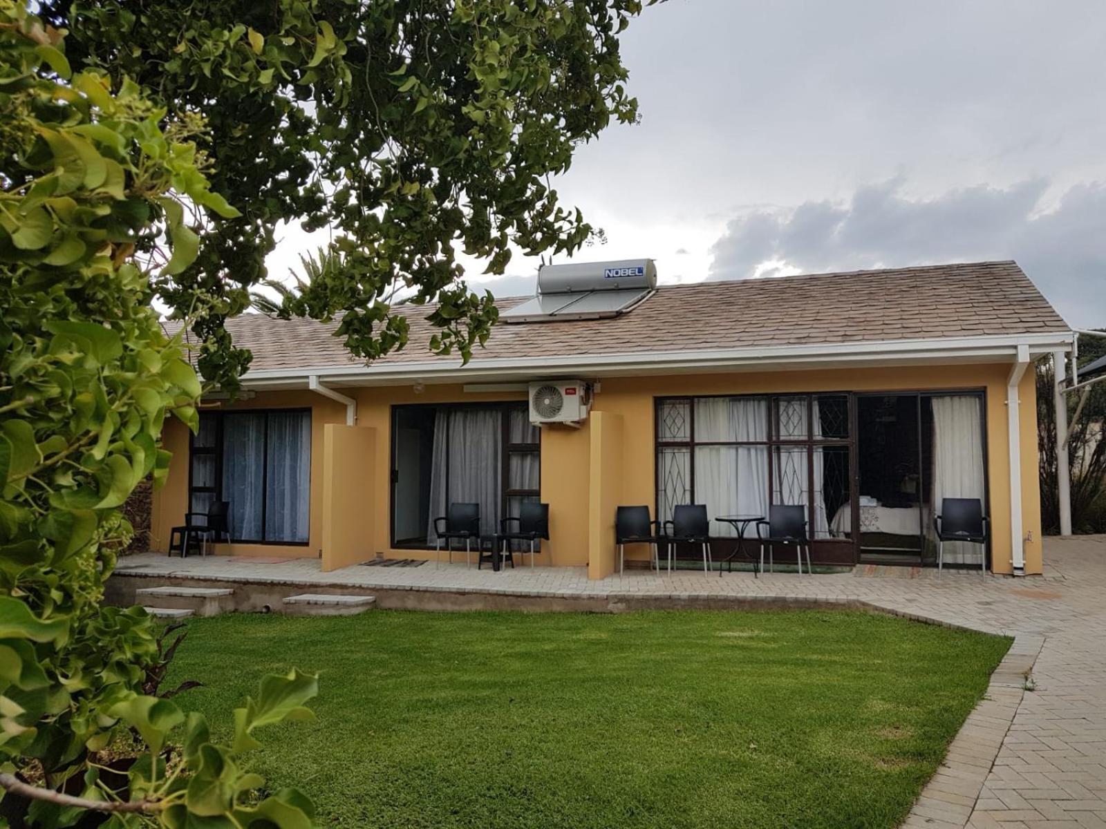 Gemstone Guest House Klerksdorp Bagian luar foto